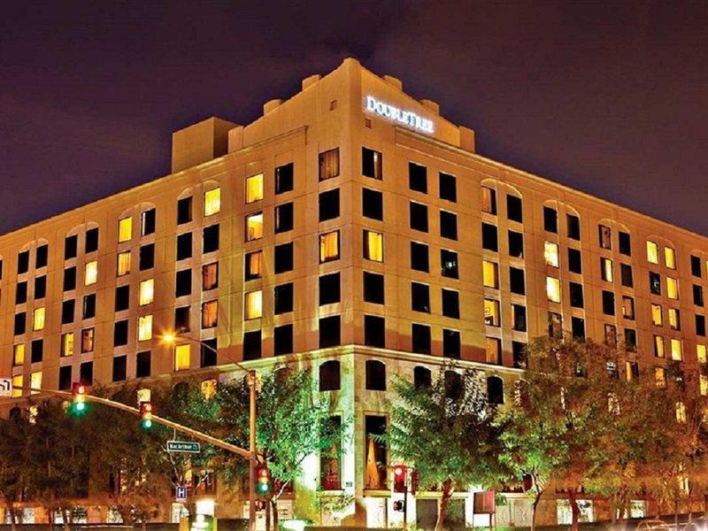 Hotel Zessa Santa Ana, A Doubletree By Hilton Exterior photo
