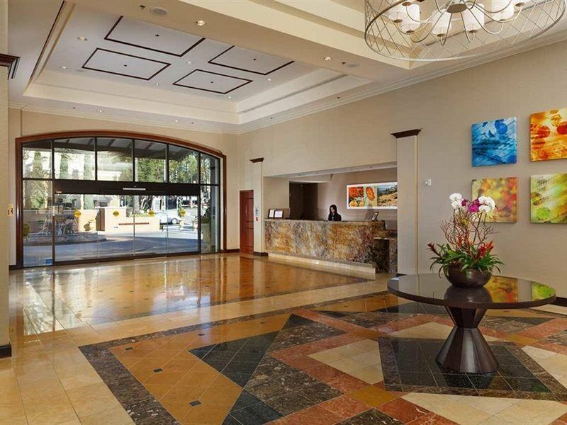Hotel Zessa Santa Ana, A Doubletree By Hilton Exterior photo